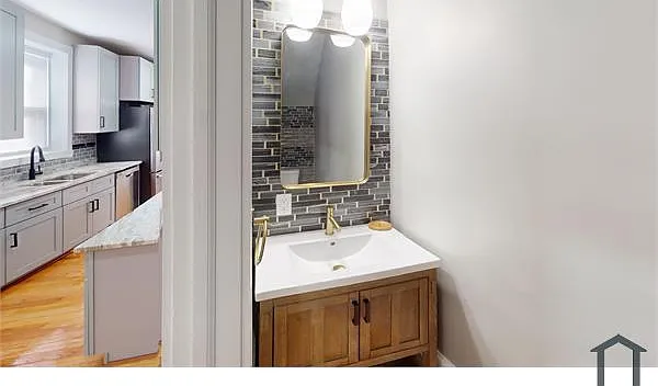 463 W Earlham Ter — Photo 13