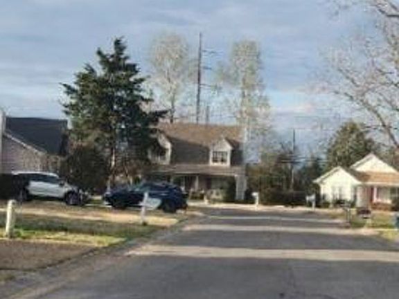 Exterior Neighborhood (street photo)