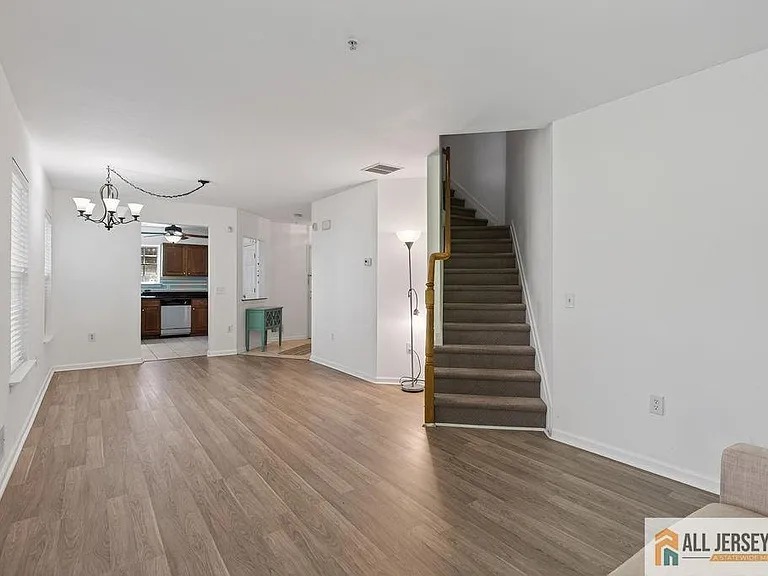 1111 Morning Glory Dr — Photo 13