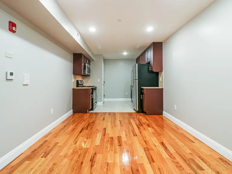 381 Communipaw Ave #3B — Photo 6