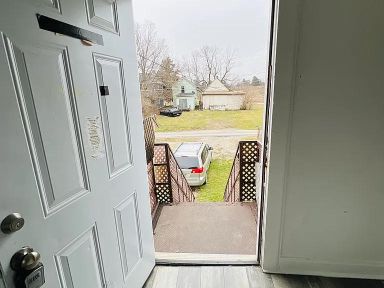 975 1/2 Campbell Ave #2 — Photo 31
