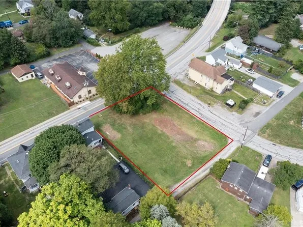 N Center Ave, New Stanton, PA 15672