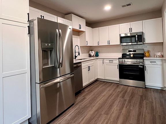 2nd image of 3405 Old Anderson Rd #102B