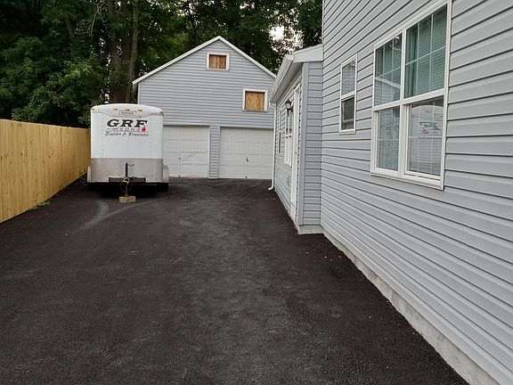 2nd image of 5775 Crabtree Ln Floor 2