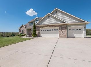 30122 Lloyd Ln, Niles, MI 49120