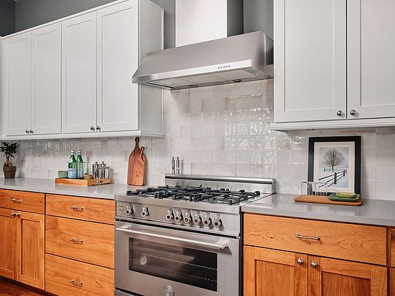 5th image of 1504 Collier St Unit 4