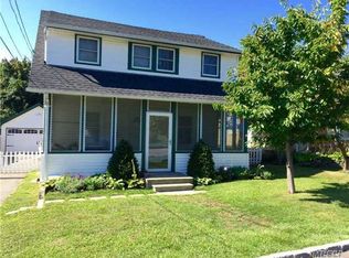 16 Ellison St, Bayville, NY 11709