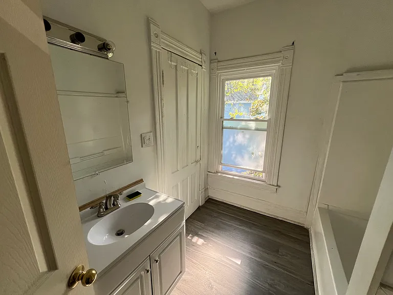 100 Davis St #2 — Photo 12