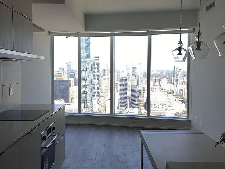 197 Yonge St #5014 — Photo 9