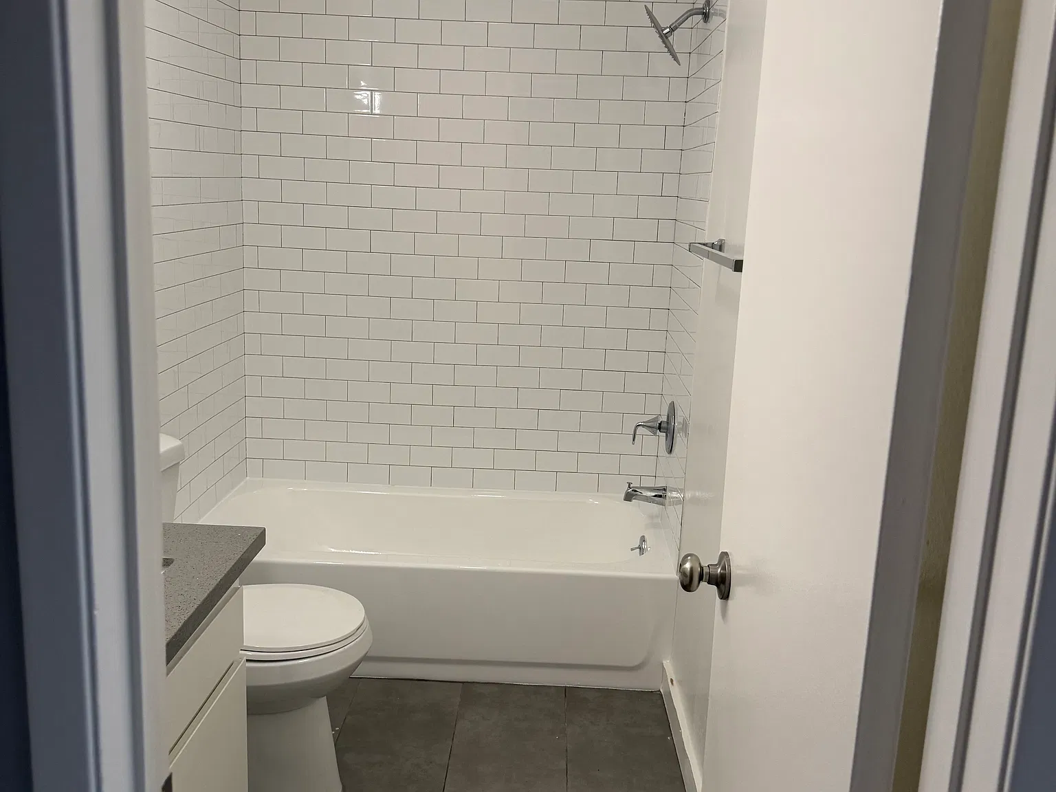 2 bed, 1037 sqft, $3,095 — Photo 4