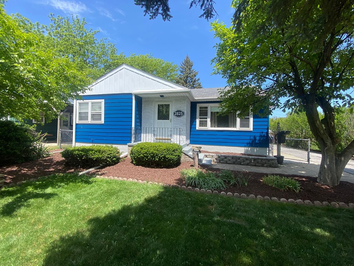 2825 Ross St, Highland, IN 46322 Zillow