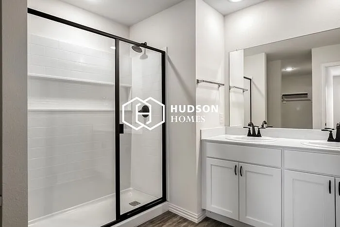 114 Goel St — Photo 11