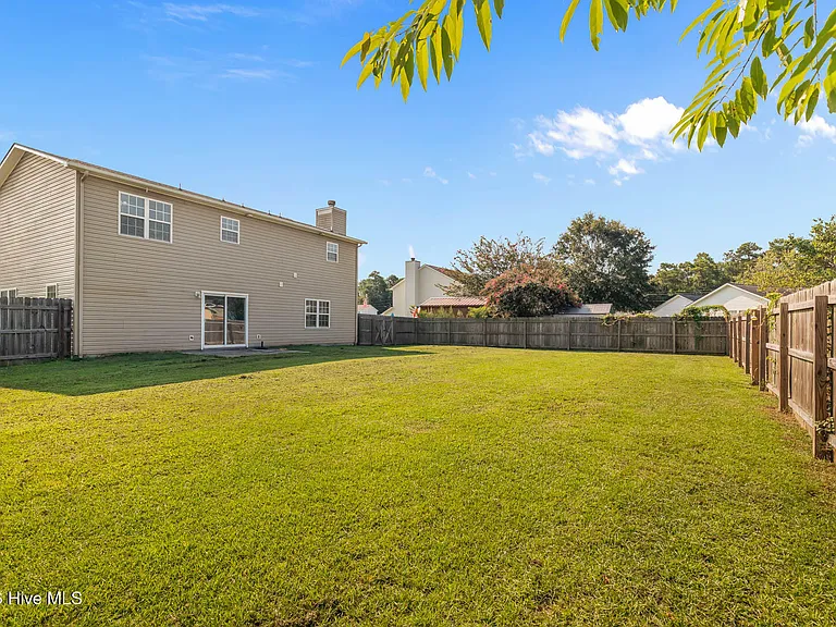 303 Mann St — Photo 46