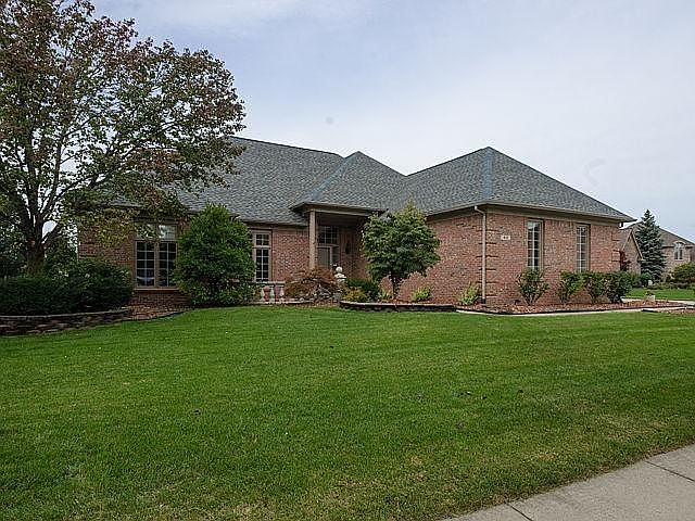 1st image of 412 Belvedere Ct N