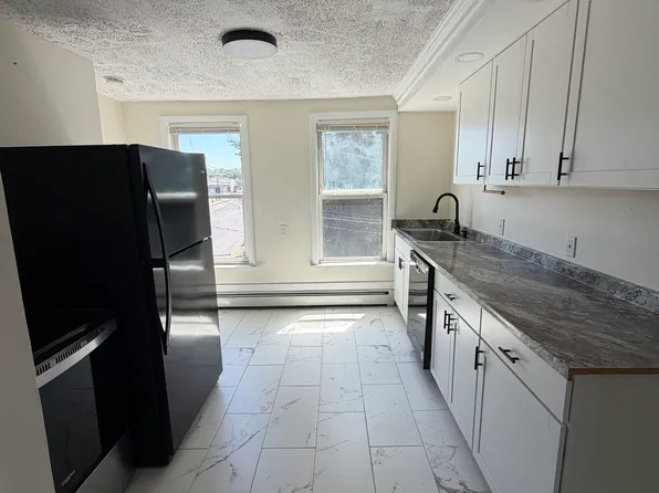 91 Minot Ave APT 3, Auburn, ME 04210