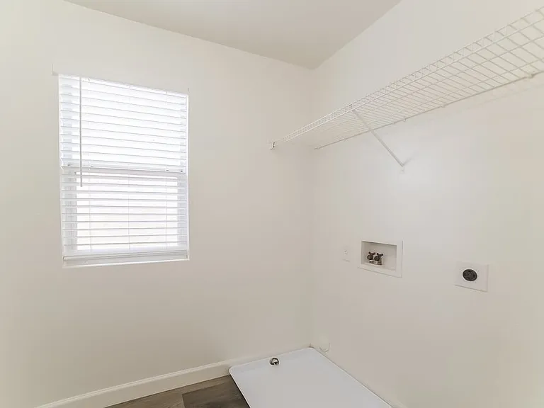 5157 W Warner St — Photo 11
