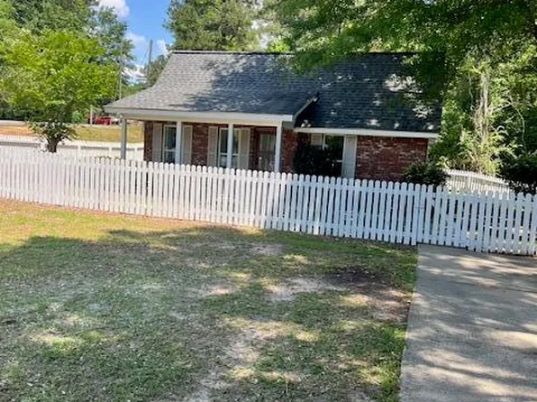 21 Golden Pond Cir, Hattiesburg, MS 39401