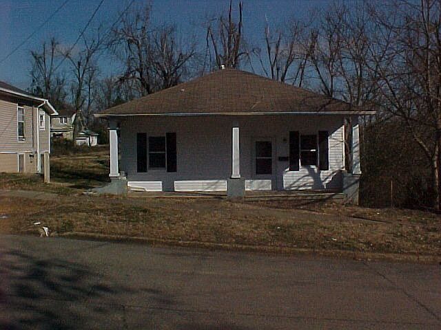 1st image of 107 S 8th St