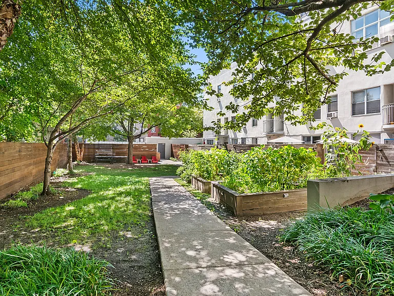 204 Huntington St #2O — Photo 7