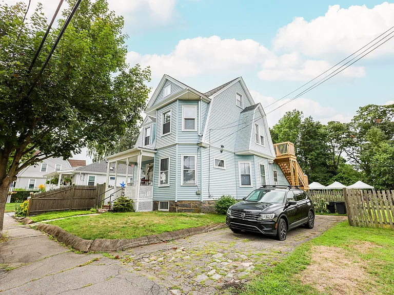 31 Graham St #2 — Photo 34
