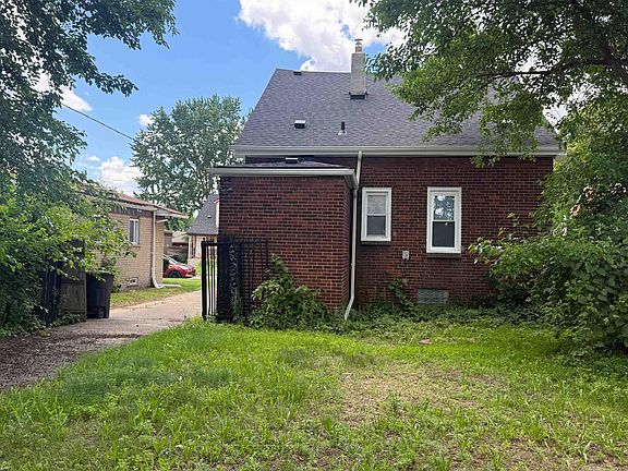 3rd image of 20470 Kentucky St