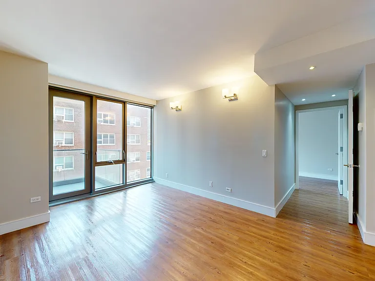 237 E 34th St #1004 — Photo 7