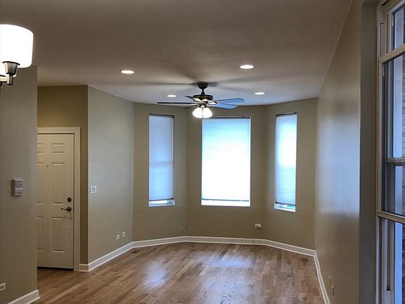 3rd image of 2334 W Augusta Blvd APT 3R