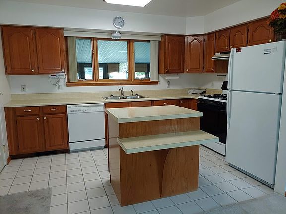 4th image of 5473 Goetz Ct