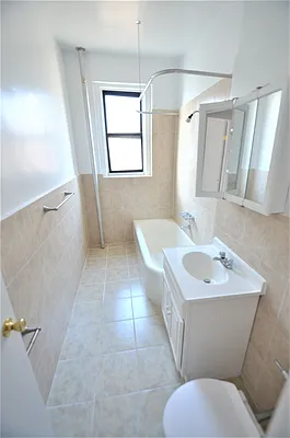 Rented by CITY SKYLINE REALTY INC | media 11