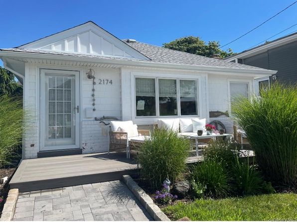 2174 Bay Blvd
