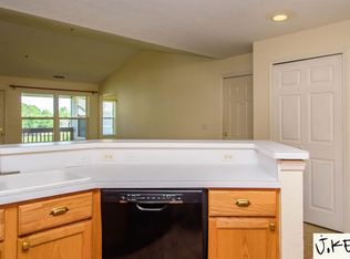 1334 Heatherwood Ln, Ann Arbor, MI 48108
