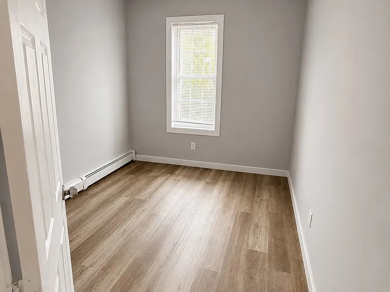 208 Governor St #3R — Photo 9