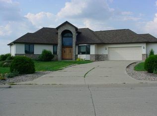 1601 Edgewood Round #LK, Kendallville, IN