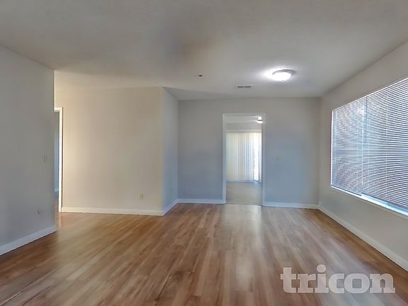 5th image of 1213 Essex Dr