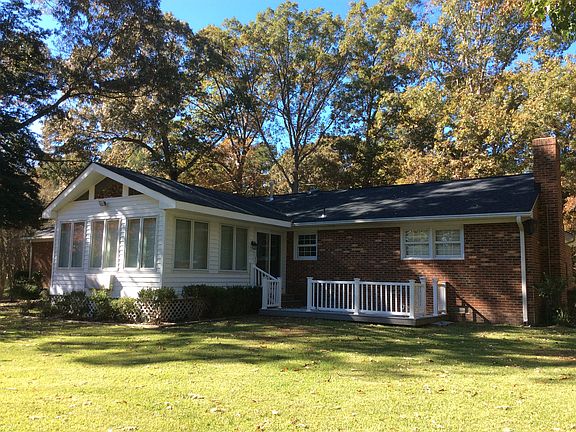 2nd image of 1610 Lakeside Dr