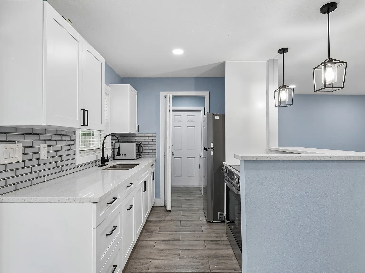 2 bed, 880 sqft, $1,750 — Photo 3
