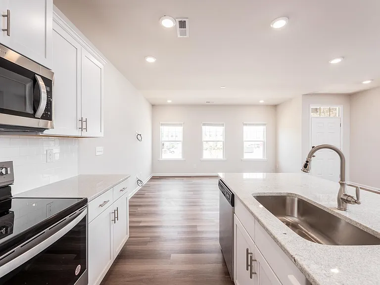 310 Planters Pl — Photo 3