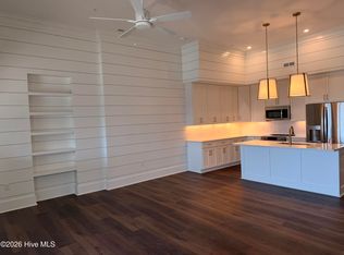 801 Mulberry St #214, Beaufort, NC 28516