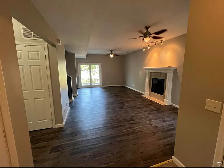 2529 Morningside Dr — Photo 3