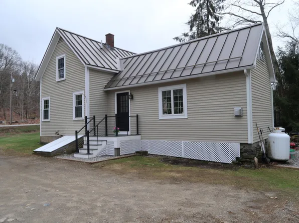 659 Wiscasset Road, Pittston, ME 04345