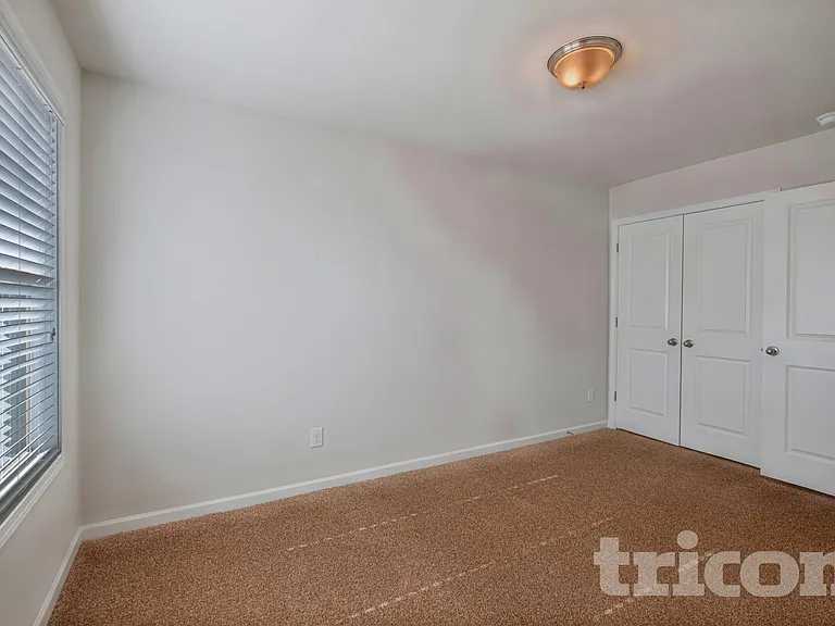 4035 Evelyn View Ct — Photo 11
