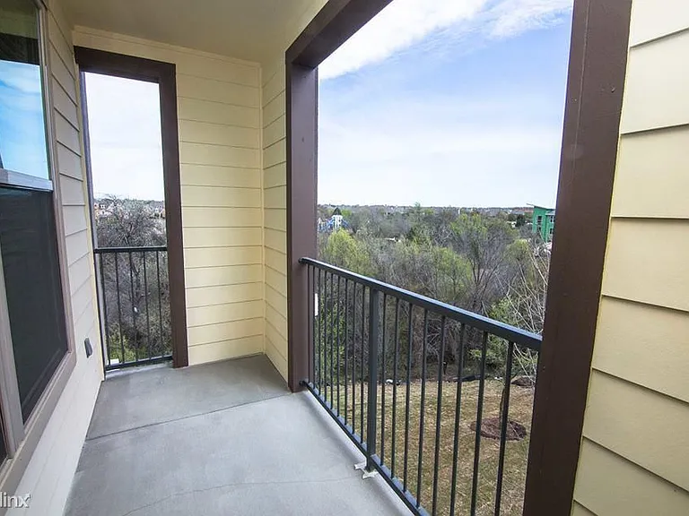 1301 Bray Central Dr — Photo 24