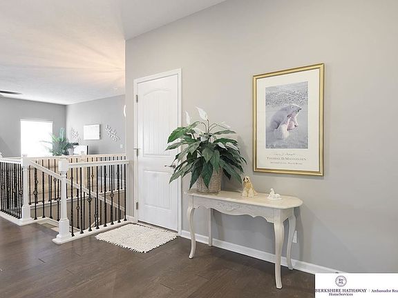 2nd image of 11002 Cove Hollow Dr