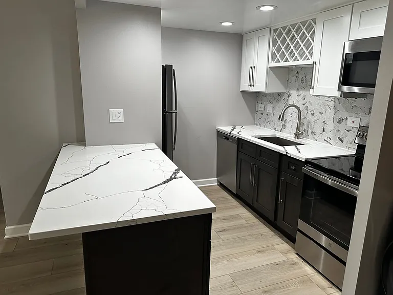 Royal Grove Apartments — Photo 19