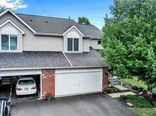 5377 Village Station Cir, Williamsville, NY