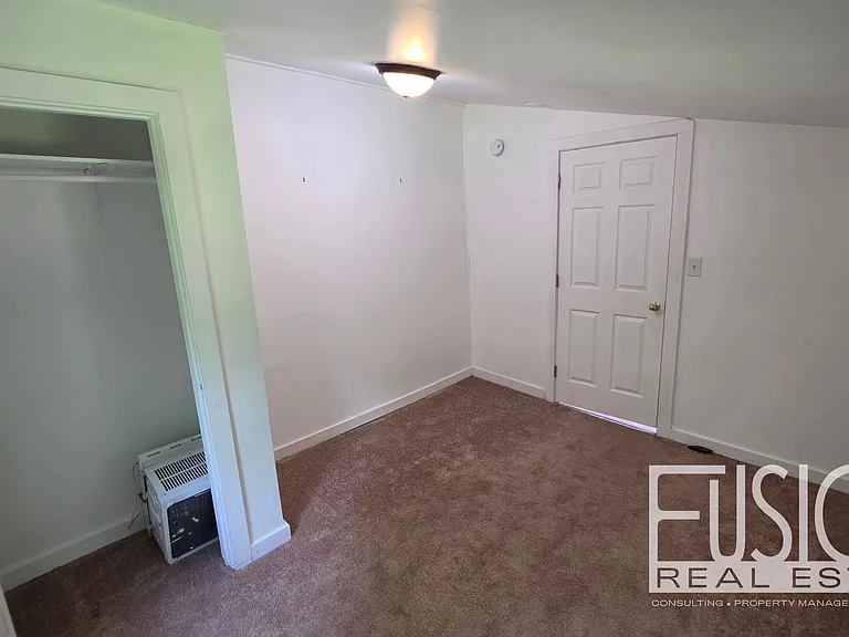 446 Colchester Ave — Photo 35