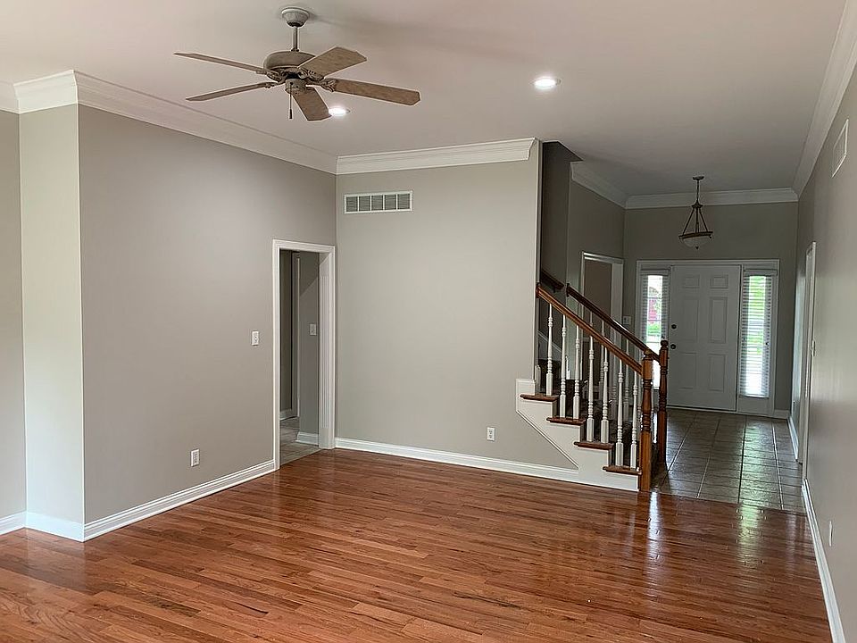 1st image of 2533 Winfield Dr