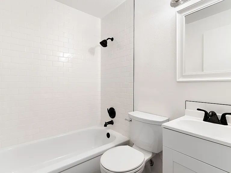 1036 E Desmet Ave — Photo 10