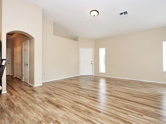 3rd image of 448 E Camino Limon Verde