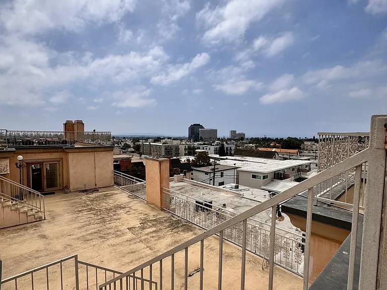 11812 Gorham Ave #Penthouse 1 — Photo 31